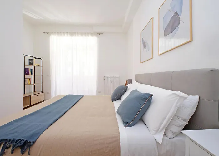 Ych-delightful Flat Near San Giovanni *