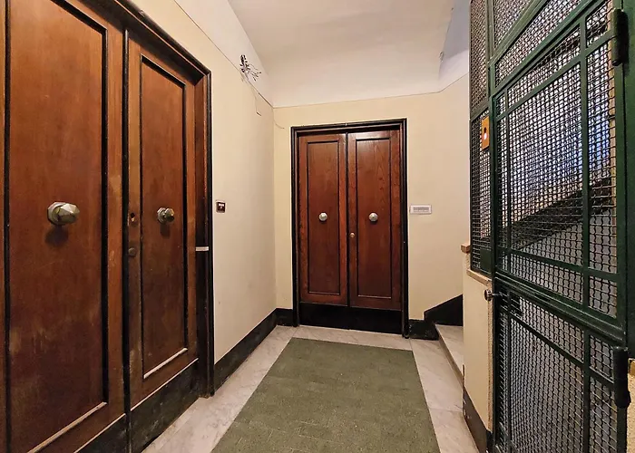 Ych-delightful Flat Near San Giovanni *