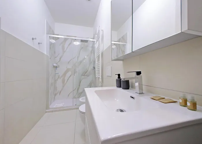 Ych-delightful Flat Near San Giovanni