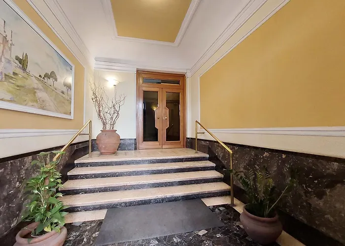 Ych-delightful Flat Near San Giovanni Appartement