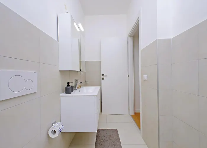 Ych-delightful Flat Near San Giovanni Appartement *