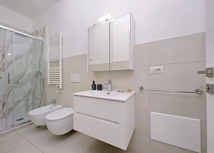 Ych-delightful Flat Near San Giovanni Appartement